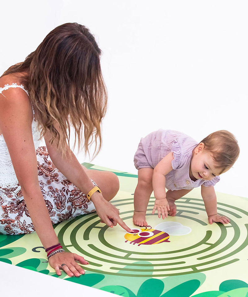 Tappeto gioco per bambini con disegno di labirinto ape